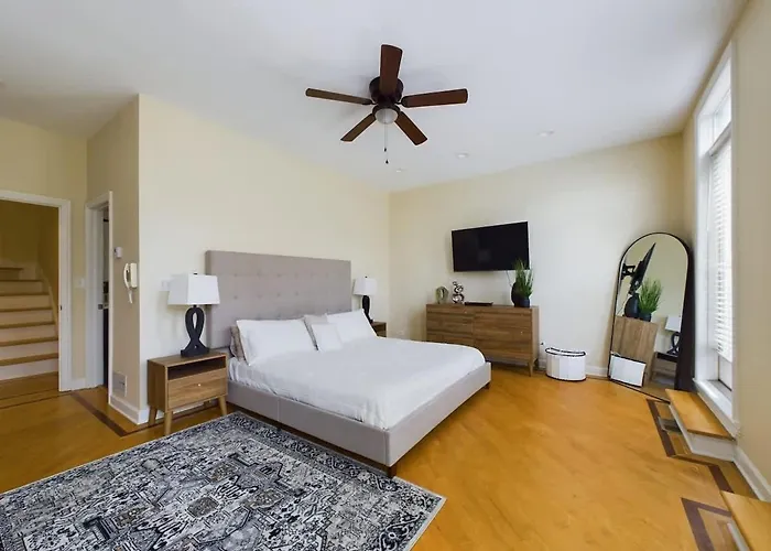 Luxe 4br With Hot Tub & Game